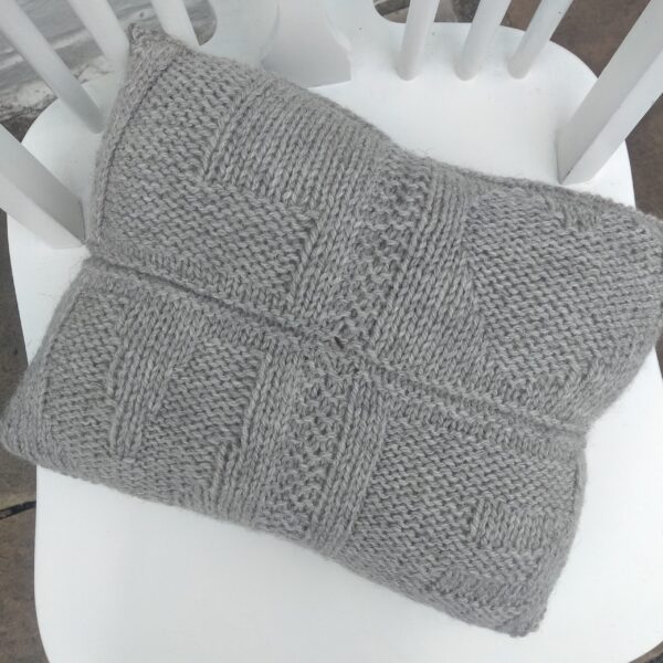 Love Cushion Pattern - Image 3
